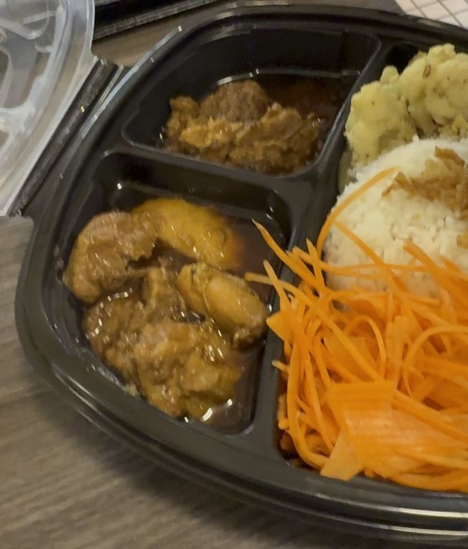 Lunch / Dinner Box with Beef or Chicken Curry
